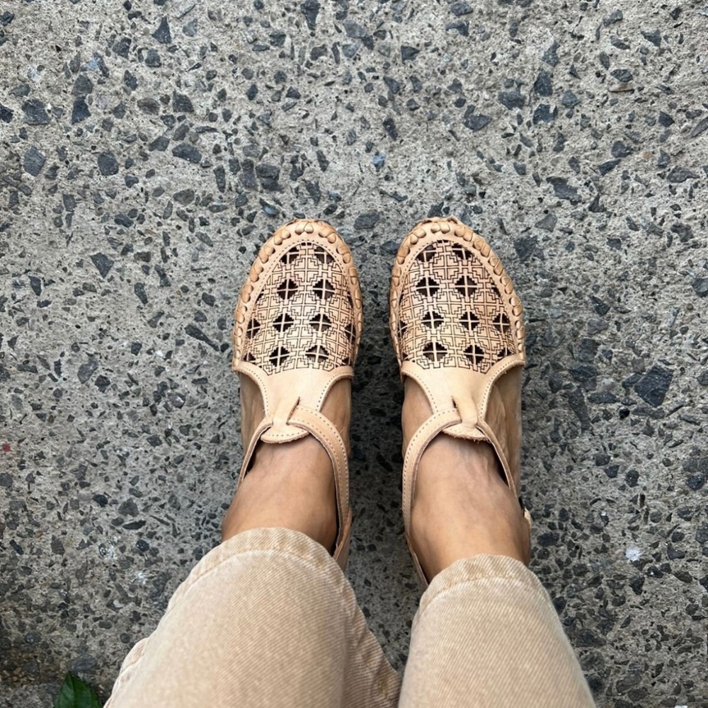 Macarena Collection heeled platform Mexican Huaraches - sz 8